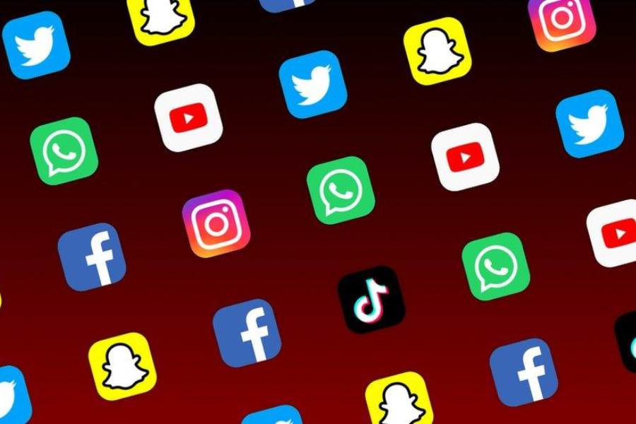 programgeeks social media